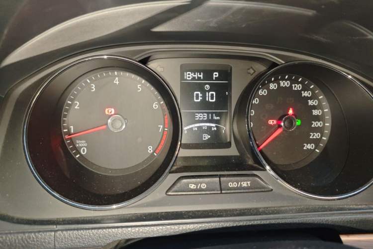 Used Volkswagen Lavida 2017 1.6L Automatic Comfort Edition Odometer Close Up