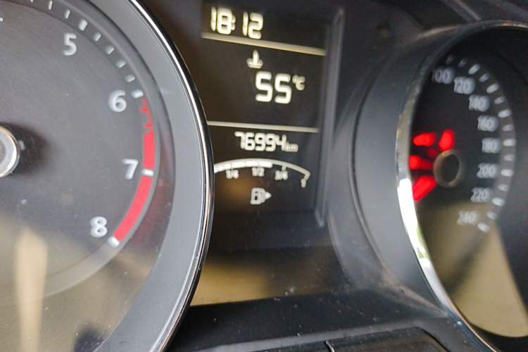 Used Volkswagen Lavida 2017 1.6L Manual Comfort Edition Odometer Close Up