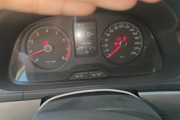 Used Volkswagen Lavida 2017 1.6L Manual Fashion Edition Odometer Close Up