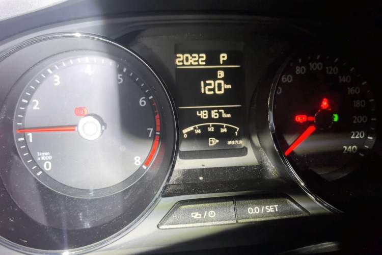 Used Volkswagen Lavida 2017 1.6L Automatic Comfort Edition Odometer Close Up