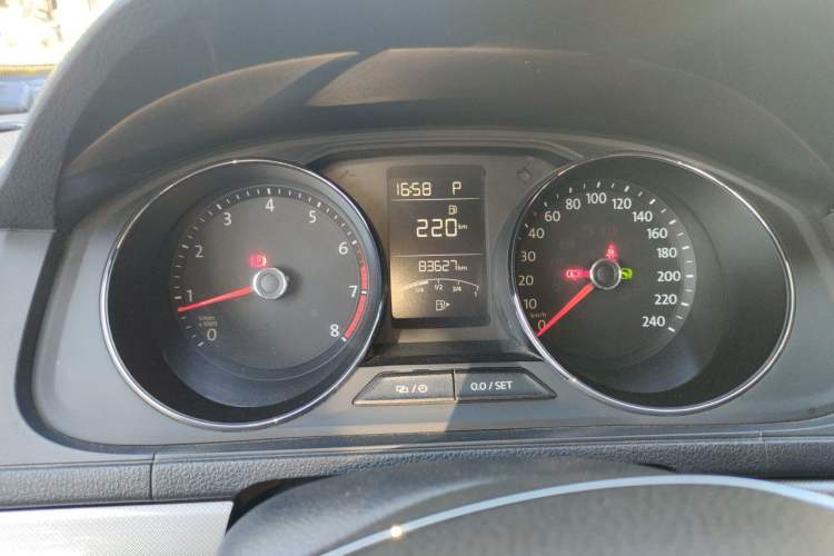 Used Volkswagen Lavida 2017 1.6L Automatic Comfort Edition Odometer Close Up