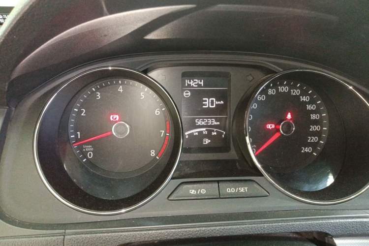 Used Volkswagen Lavida 2017 1.6L Manual Comfort Edition Odometer Close Up