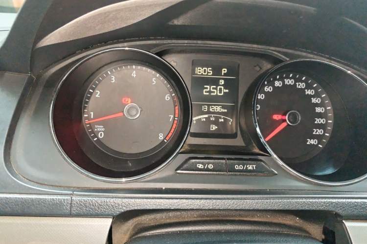 Used Volkswagen Lavida 2017 230TSI DSG Comfort Edition Odometer Close Up