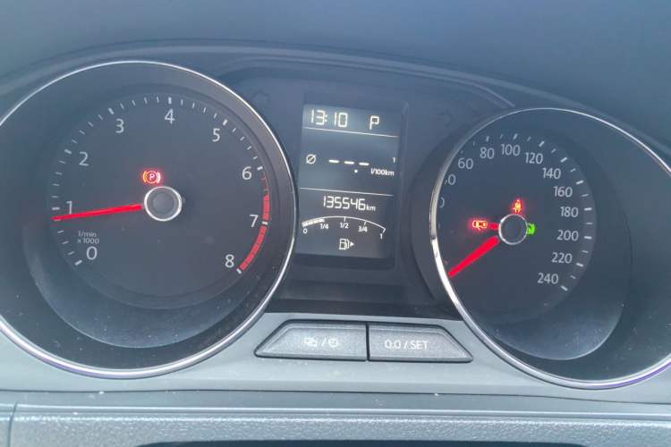 Used Volkswagen Lavida 2017 1.6L Automatic Comfort Edition Odometer Close Up