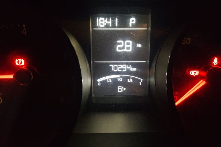 Used Volkswagen Lavida 2017 1.6L Automatic Fashion Edition Odometer Close Up
