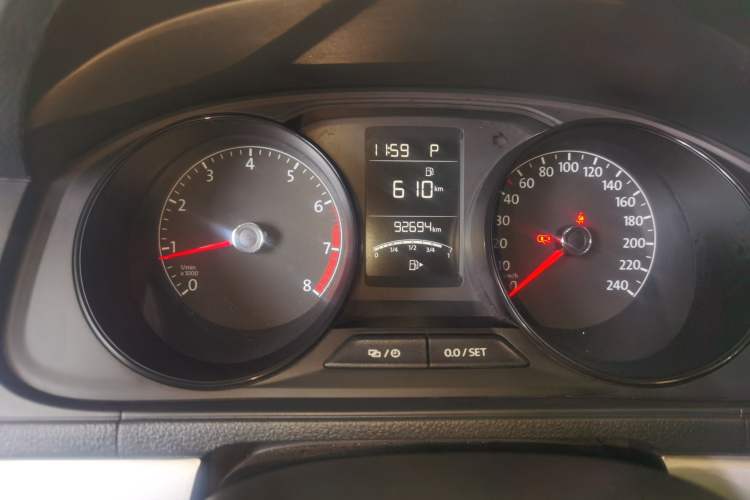 Used Volkswagen Lavida 2017 1.6L Automatic Fashion Edition Odometer Close Up