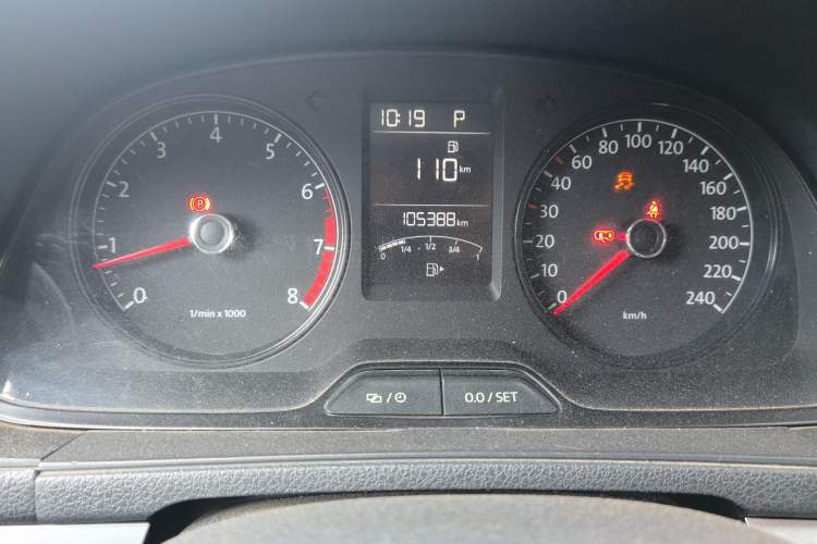 Used Volkswagen Lavida 2017 1.6L Automatic Fashion Edition Odometer Close Up