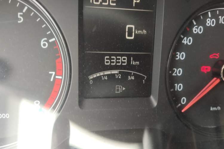 Used Volkswagen Lavida 2017 1.6L Automatic Fashion Edition Odometer Close Up
