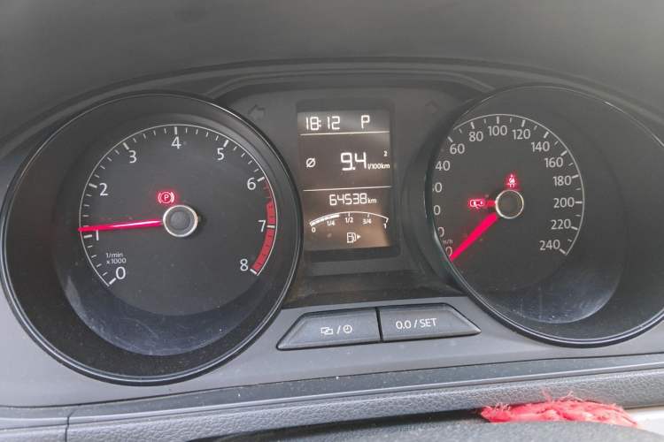 Used Volkswagen Lavida 2017 1.6L Automatic Fashion Edition Odometer Close Up