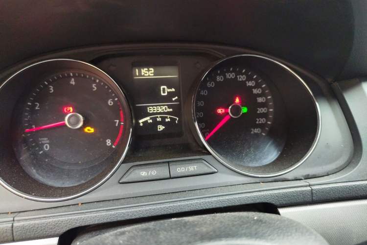 Used Volkswagen Lavida 2017 1.6L Automatic Comfort Edition Odometer Close Up