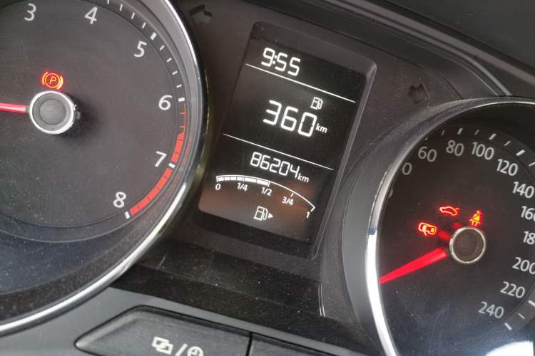 Used Volkswagen Lavida 2017 1.6L Manual Comfort Edition Odometer Close Up