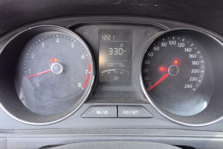 Used Volkswagen Lavida 2017 1.6L Manual Comfort Edition Odometer Close Up
