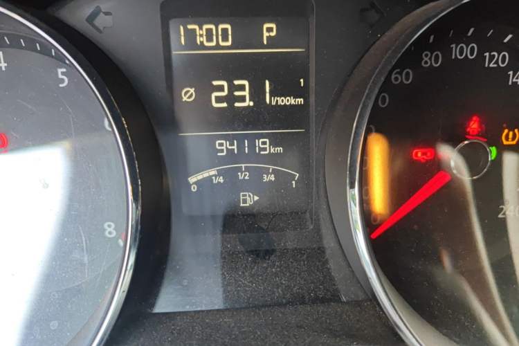Used Volkswagen Lavida 2017 1.6L Automatic Comfort Edition Odometer Close Up