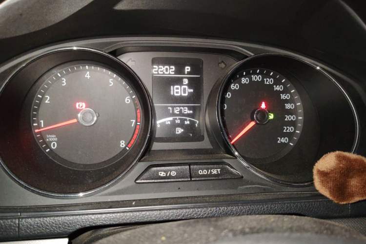 Used Volkswagen Lavida 2017 230TSI DSG Comfort Edition Odometer Close Up