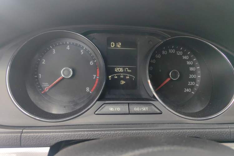 Used Volkswagen Lavida 2017 1.6L Automatic Comfort Edition Odometer Close Up