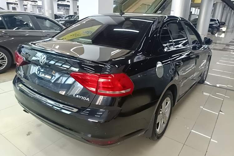 Used Volkswagen Lavida 2017 1.6L Automatic Fashion Edition Rear Right 45 Deg