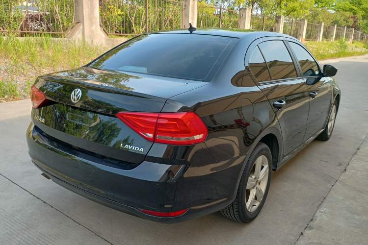 Used Volkswagen Lavida 2017 1.6L Automatic Fashion Edition Rear Right 45 Deg