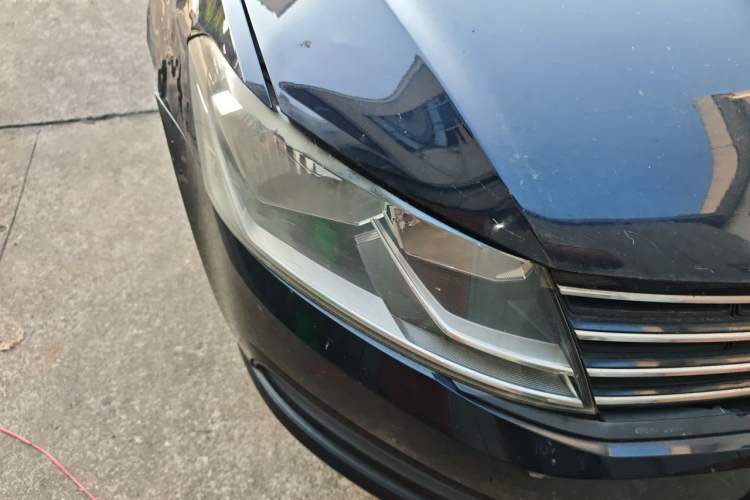 Used Volkswagen Lavida 2017 1.6L Manual Fashion Edition Right Front Headlight