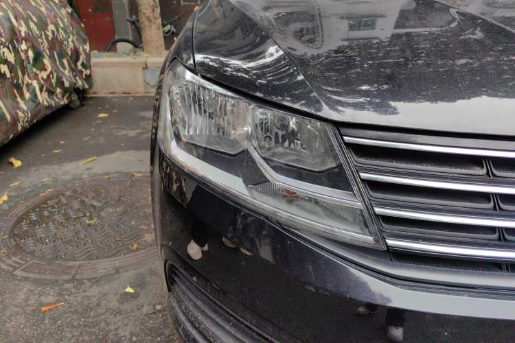 Used Volkswagen Lavida 2017 1.6L Automatic Fashion Edition Right Front Headlight