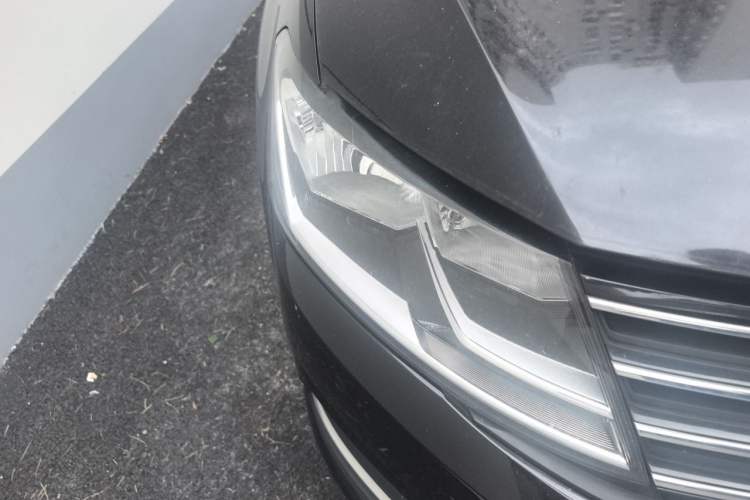 Used Volkswagen Lavida 2017 1.6L Automatic Comfort Edition Right Front Headlight