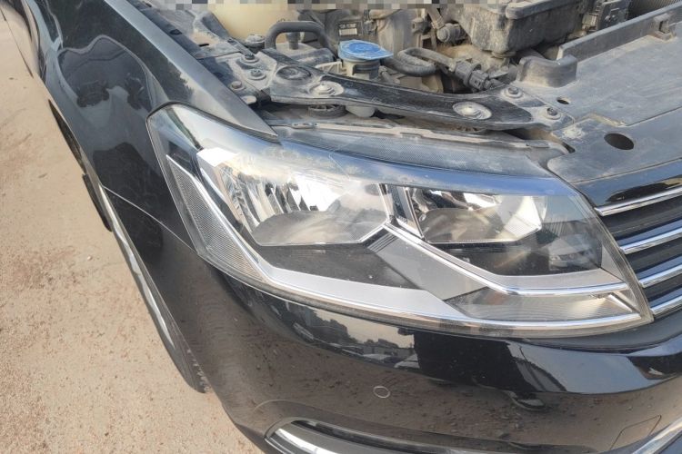 Used Volkswagen Lavida 2017 1.6L Manual Comfort Edition Right Front Headlight