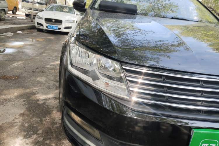 Used Volkswagen Lavida 2017 1.6L Manual Fashion Edition Right Front Headlight