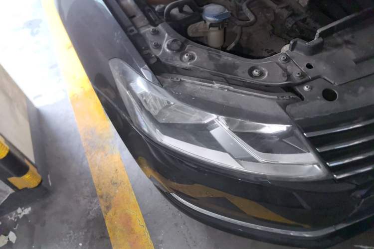 Used Volkswagen Lavida 2017 1.6L Automatic Comfort Edition Right Front Headlight