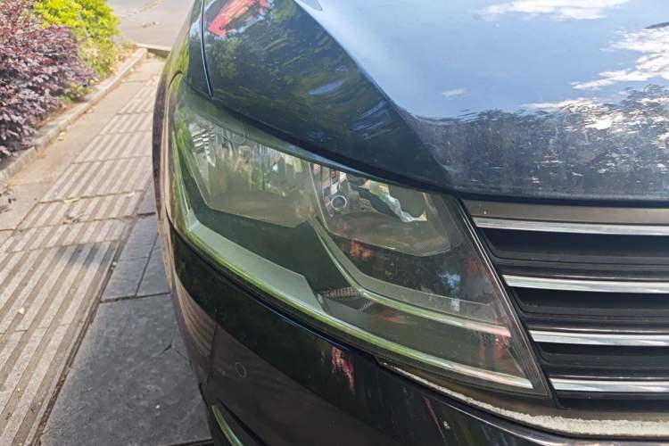 Used Volkswagen Lavida 2017 1.6L Manual Comfort Edition Right Front Headlight