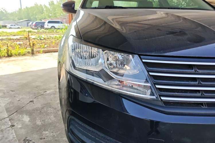 Used Volkswagen Lavida 2017 1.6L Manual Fashion Edition Right Front Headlight
