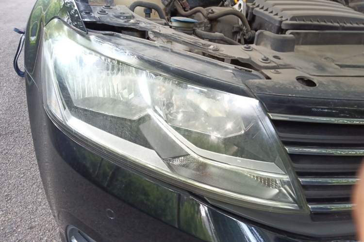 Used Volkswagen Lavida 2017 1.6L Manual Comfort Edition Right Front Headlight