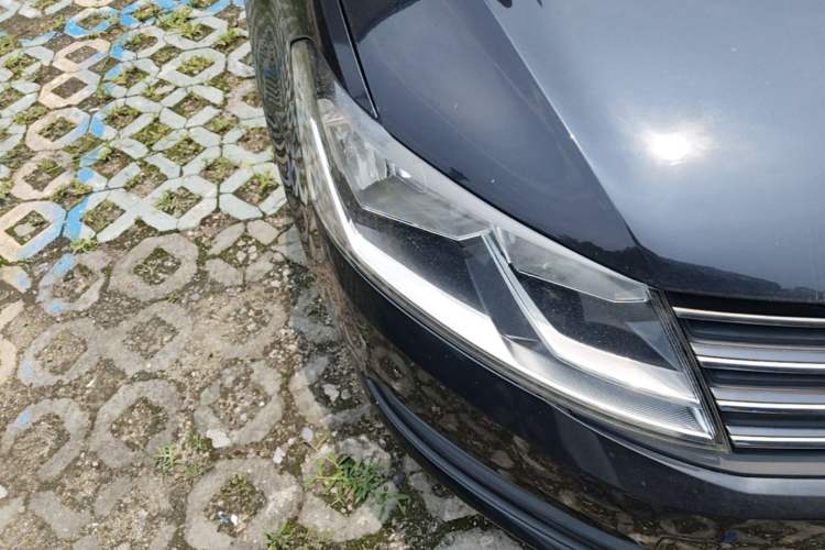 Used Volkswagen Lavida 2017 1.6L Manual Fashion Edition Right Front Headlight