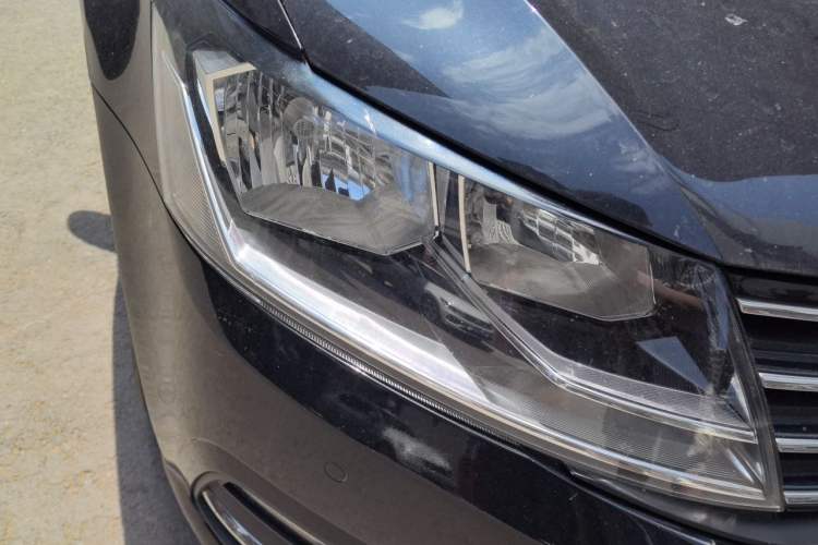 Used Volkswagen Lavida 2017 1.6L Automatic Comfort Edition Right Front Headlight