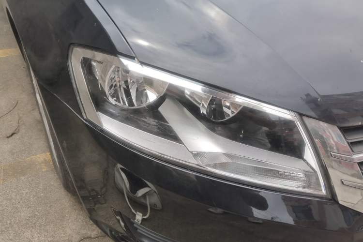 Used Volkswagen Lavida 2017 1.6L Automatic Fashion Edition Right Front Headlight