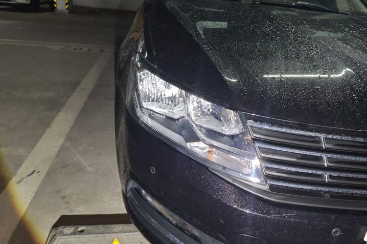 Used Volkswagen Lavida 2017 1.6L Automatic Comfort Edition Right Front Headlight