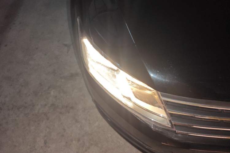 Used Volkswagen Lavida 2017 1.6L Automatic Fashion Edition Right Front Headlight