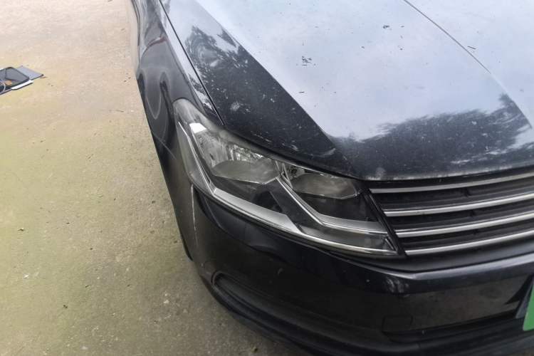 Used Volkswagen Lavida 2017 1.6L Manual Fashion Edition Right Front Headlight