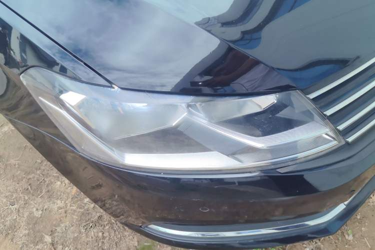 Used Volkswagen Lavida 2017 1.6L Manual Comfort Edition Right Front Headlight