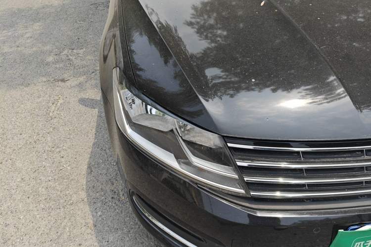 Used Volkswagen Lavida 2017 1.6L Automatic Comfort Edition Right Front Headlight