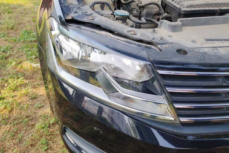 Used Volkswagen Lavida 2017 1.6L Manual Fashion Edition Right Front Headlight