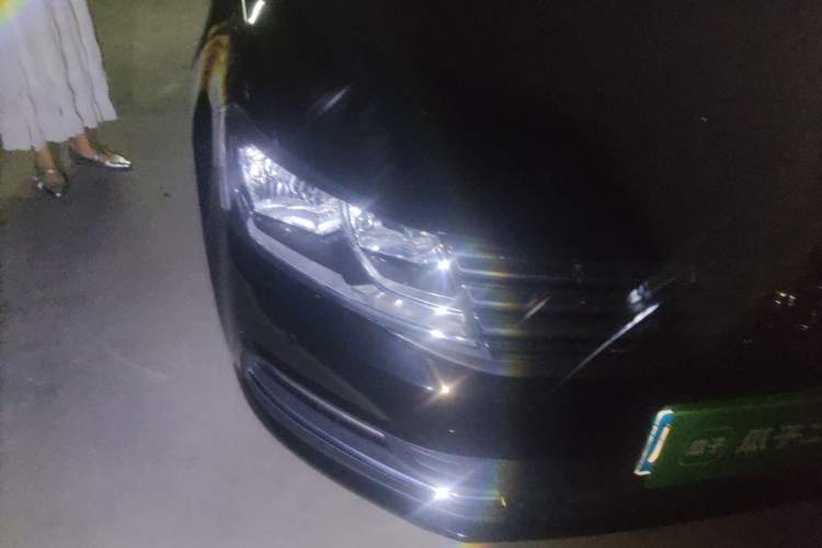 Used Volkswagen Lavida 2017 1.6L Automatic Comfort Edition Right Front Headlight