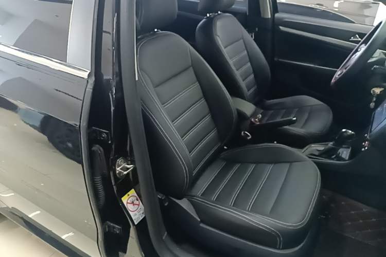 Used Volkswagen Lavida 2017 1.6L Automatic Fashion Edition Right Front Seat