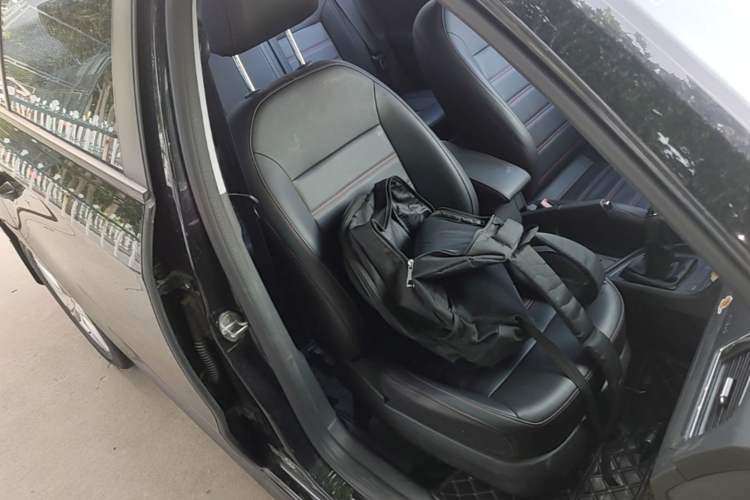 Used Volkswagen Lavida 2017 1.6L Manual Fashion Edition Right Front Seat