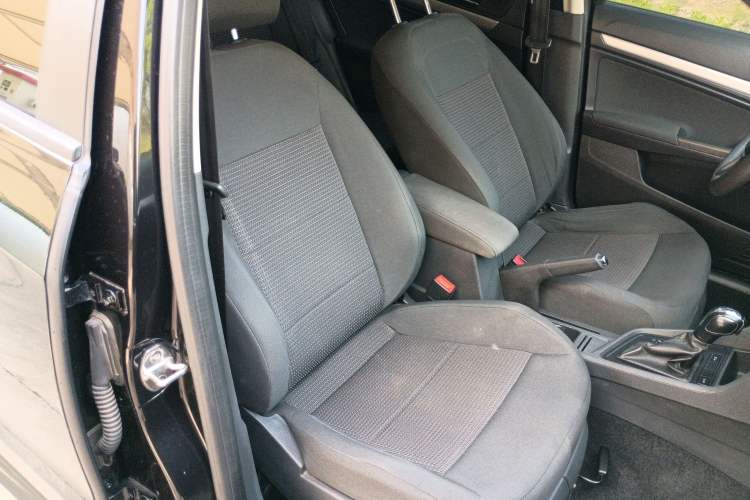 Used Volkswagen Lavida 2017 1.6L Automatic Fashion Edition Right Front Seat