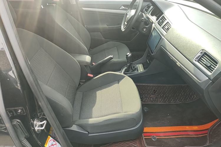 Used Volkswagen Lavida 2017 1.6L Manual Fashion Edition Right Front Seat