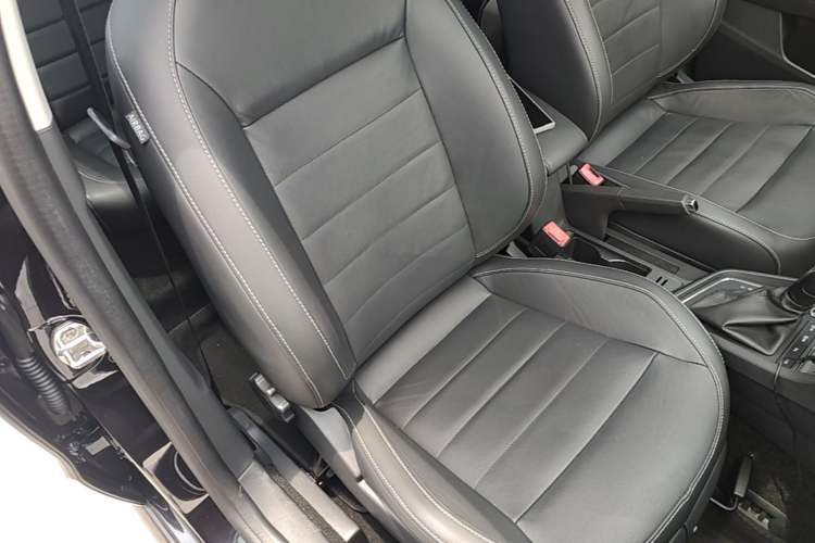 Used Volkswagen Lavida 2017 230TSI DSG Comfort Edition Right Front Seat