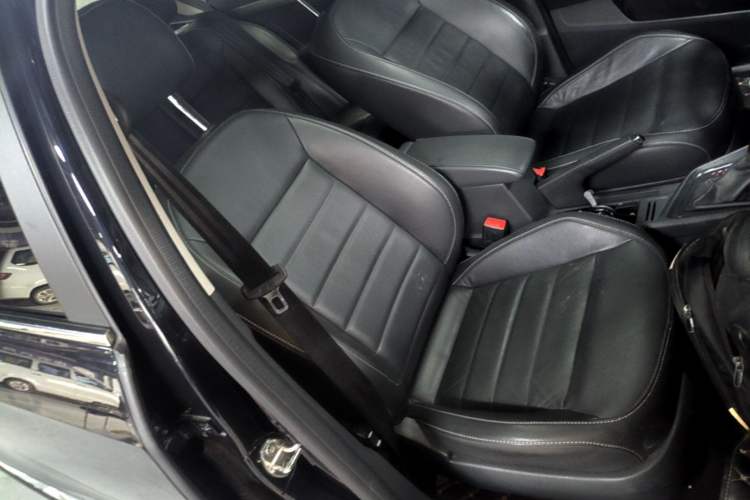 Used Volkswagen Lavida 2017 1.6L Automatic Comfort Edition Right Front Seat