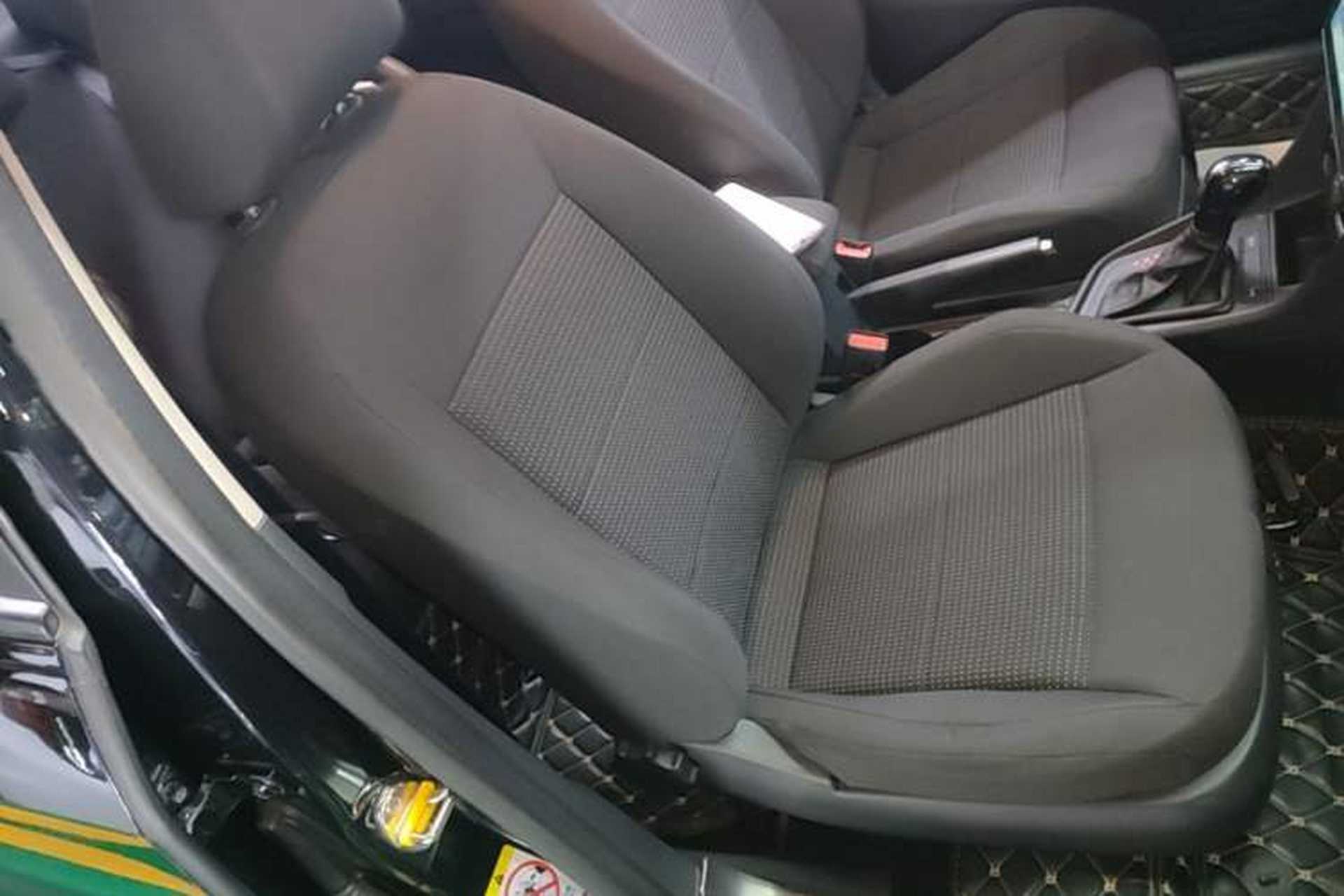 Used Volkswagen Lavida 2017 1.6L Automatic Fashion Edition Right Front Seat