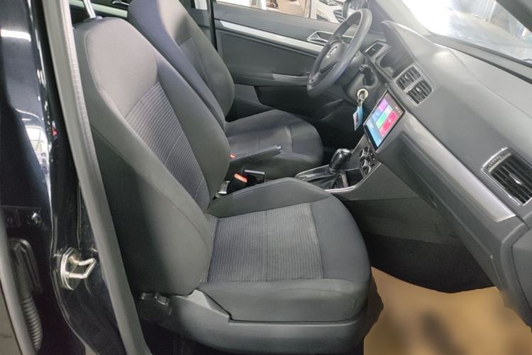 Used Volkswagen Lavida 2017 1.6L Automatic Fashion Edition Right Front Seat