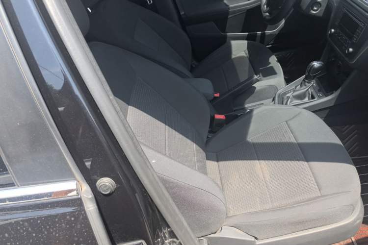Used Volkswagen Lavida 2017 1.6L Automatic Fashion Edition Right Front Seat