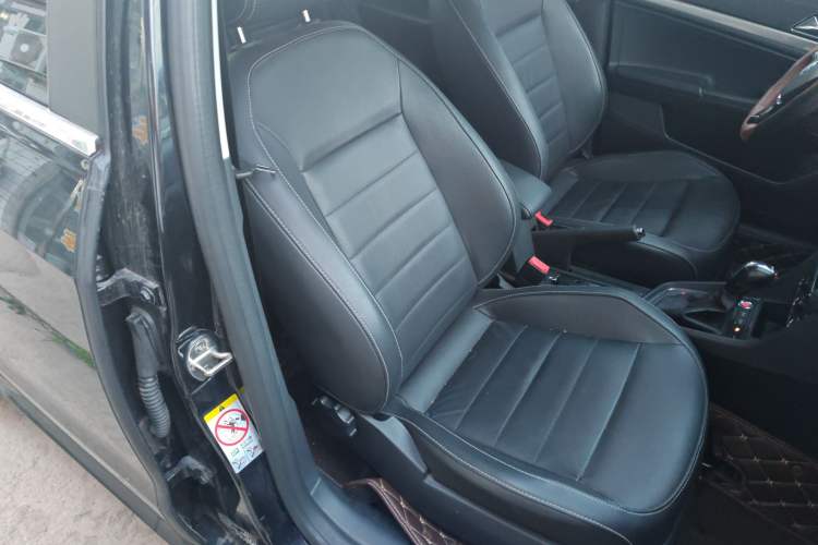 Used Volkswagen Lavida 2017 230TSI DSG Comfort Edition Right Front Seat
